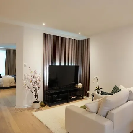 Boutique Design - 53 Qm Mit Fussbodenheizung Und Balkon Λειψία